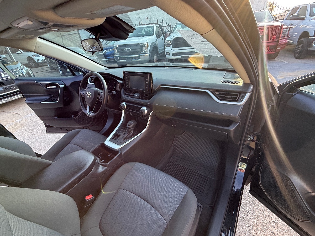 2022 Toyota RAV4 XLE photo 15