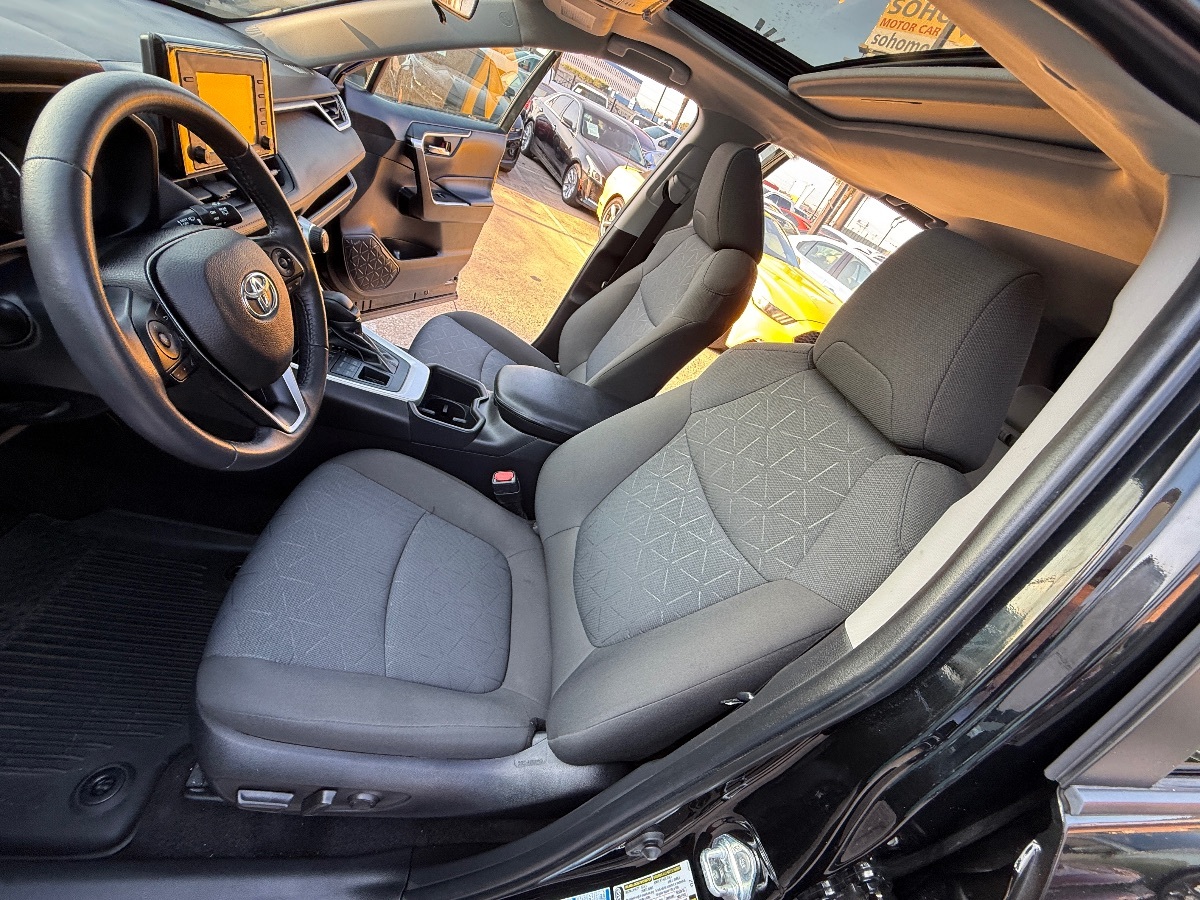 2022 Toyota RAV4 XLE photo 20