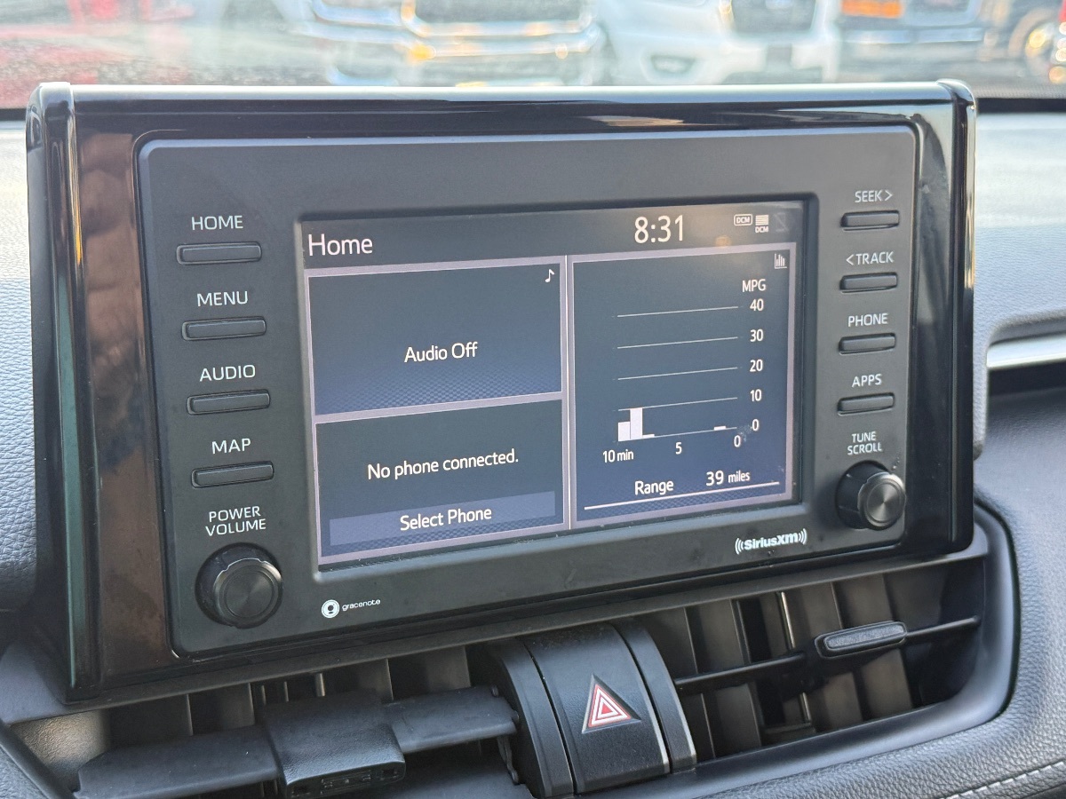 2022 Toyota RAV4 XLE photo 23