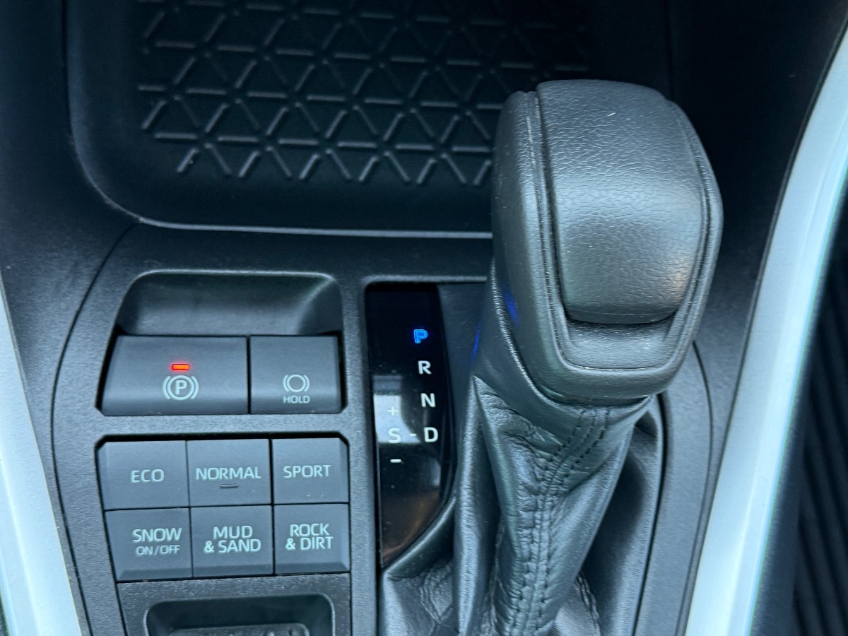 2022 Toyota RAV4 XLE photo 26