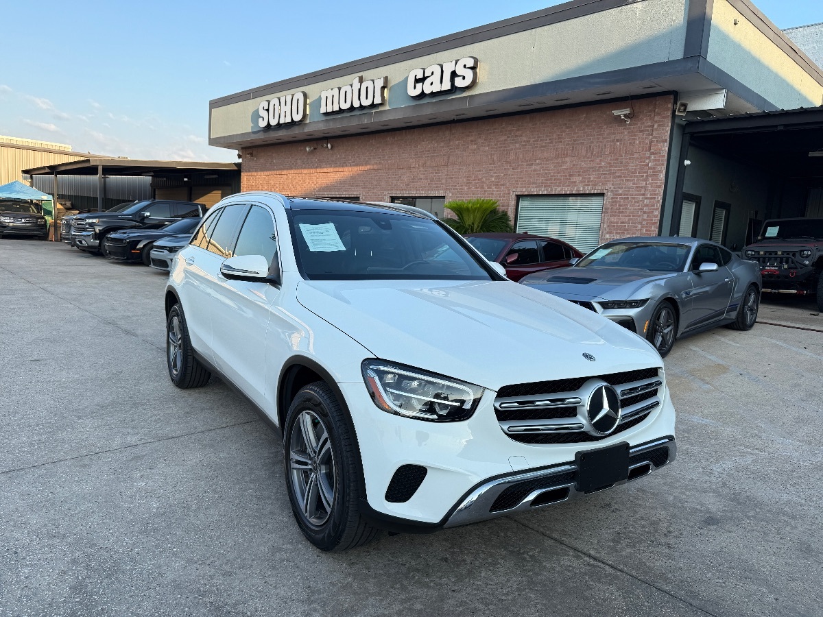 2020 Mercedes Benz GLC 300 photo 2