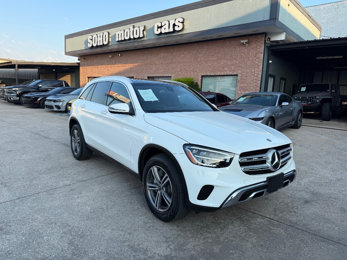 2020 Mercedes Benz GLC 300 photo 3