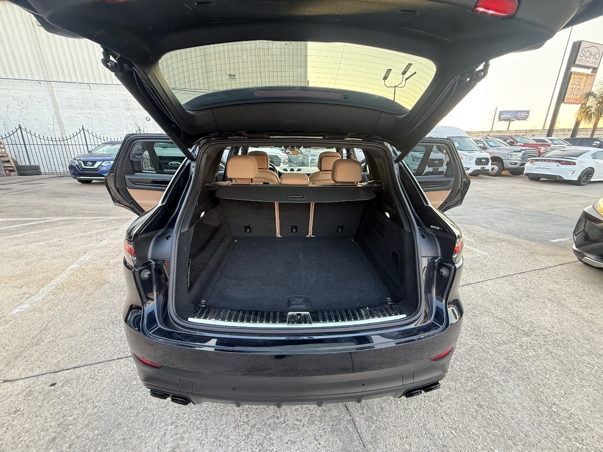 2021 Porsche Cayenne S photo 16