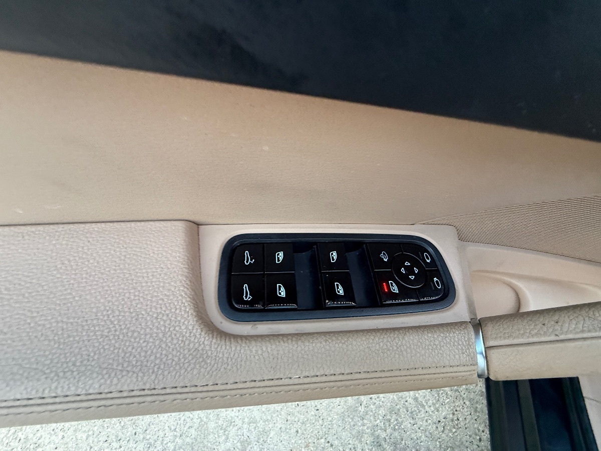 2021 Porsche Cayenne S photo 19