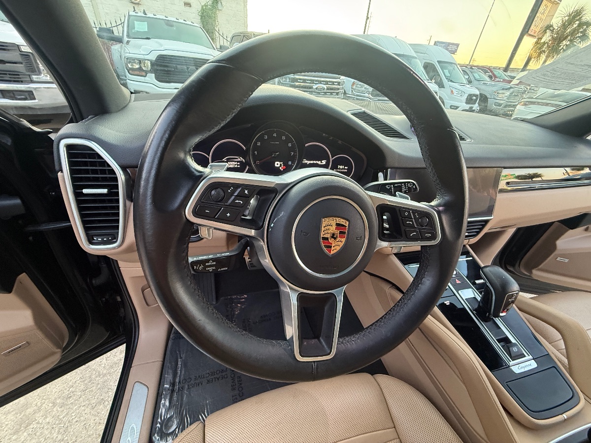 2021 Porsche Cayenne S photo 23