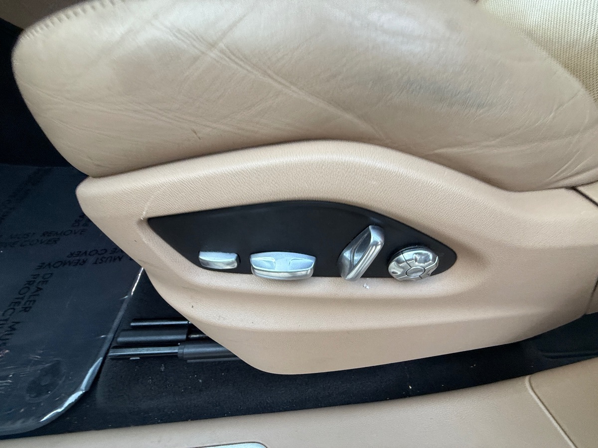 2021 Porsche Cayenne S photo 25