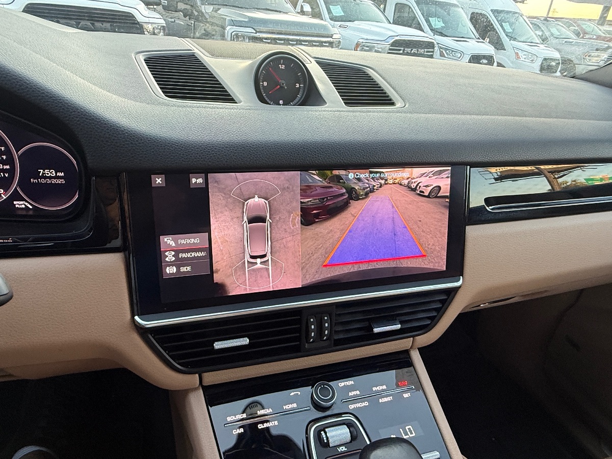 2021 Porsche Cayenne S photo 33