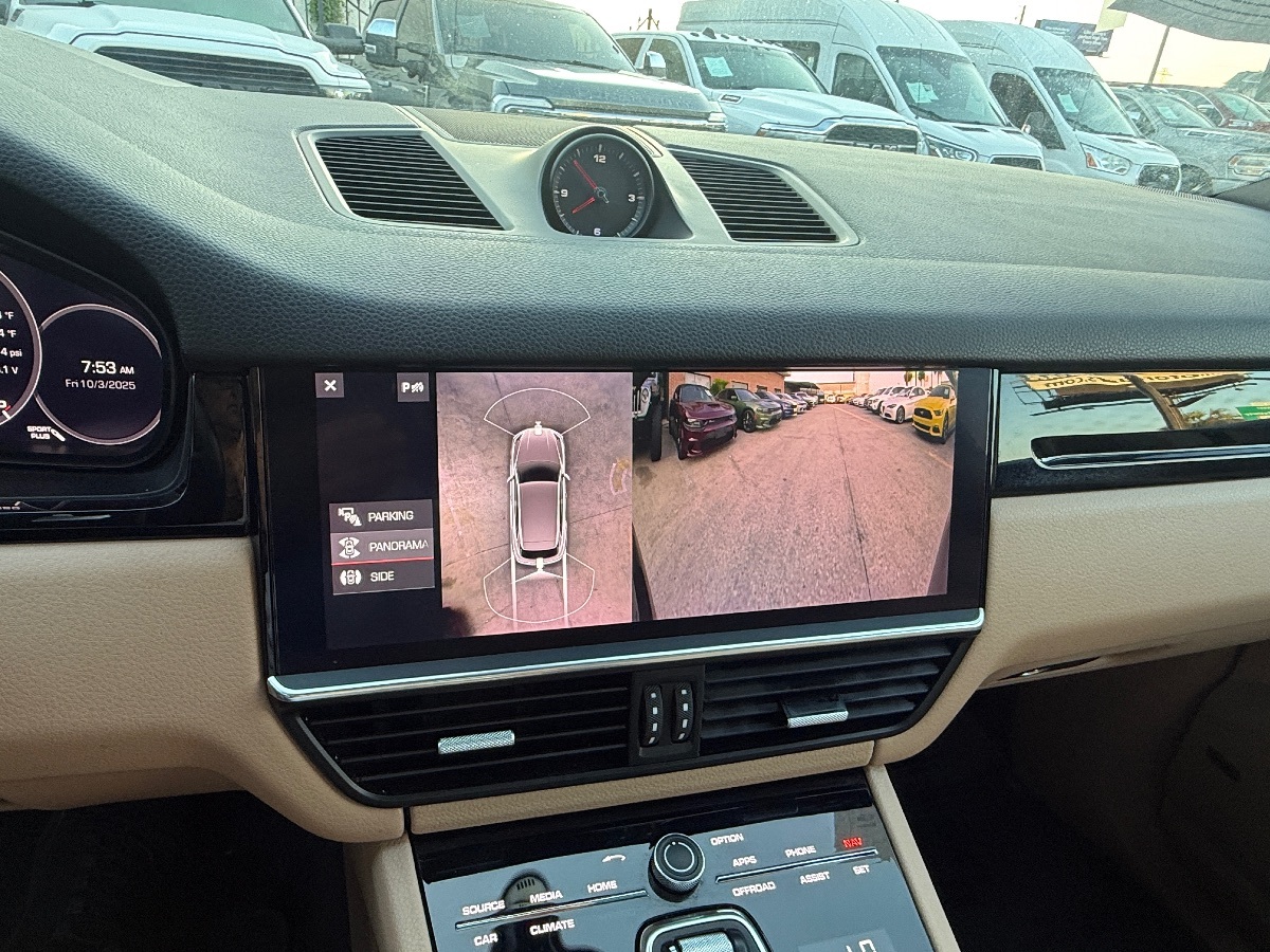 2021 Porsche Cayenne S photo 34