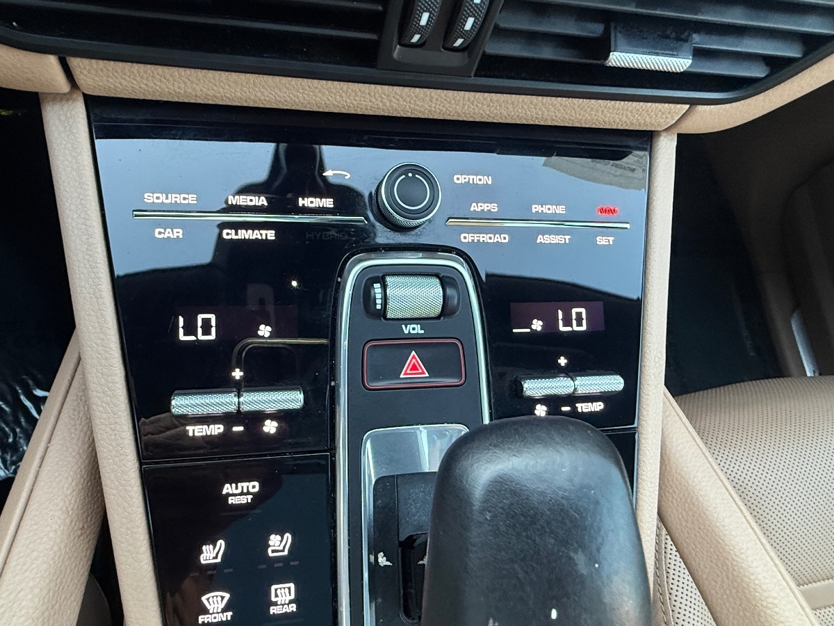 2021 Porsche Cayenne S photo 35
