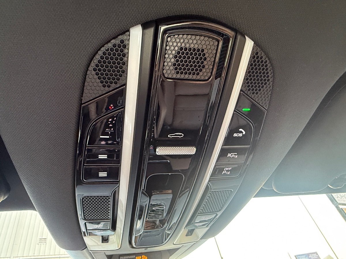 2021 Porsche Cayenne S photo 39