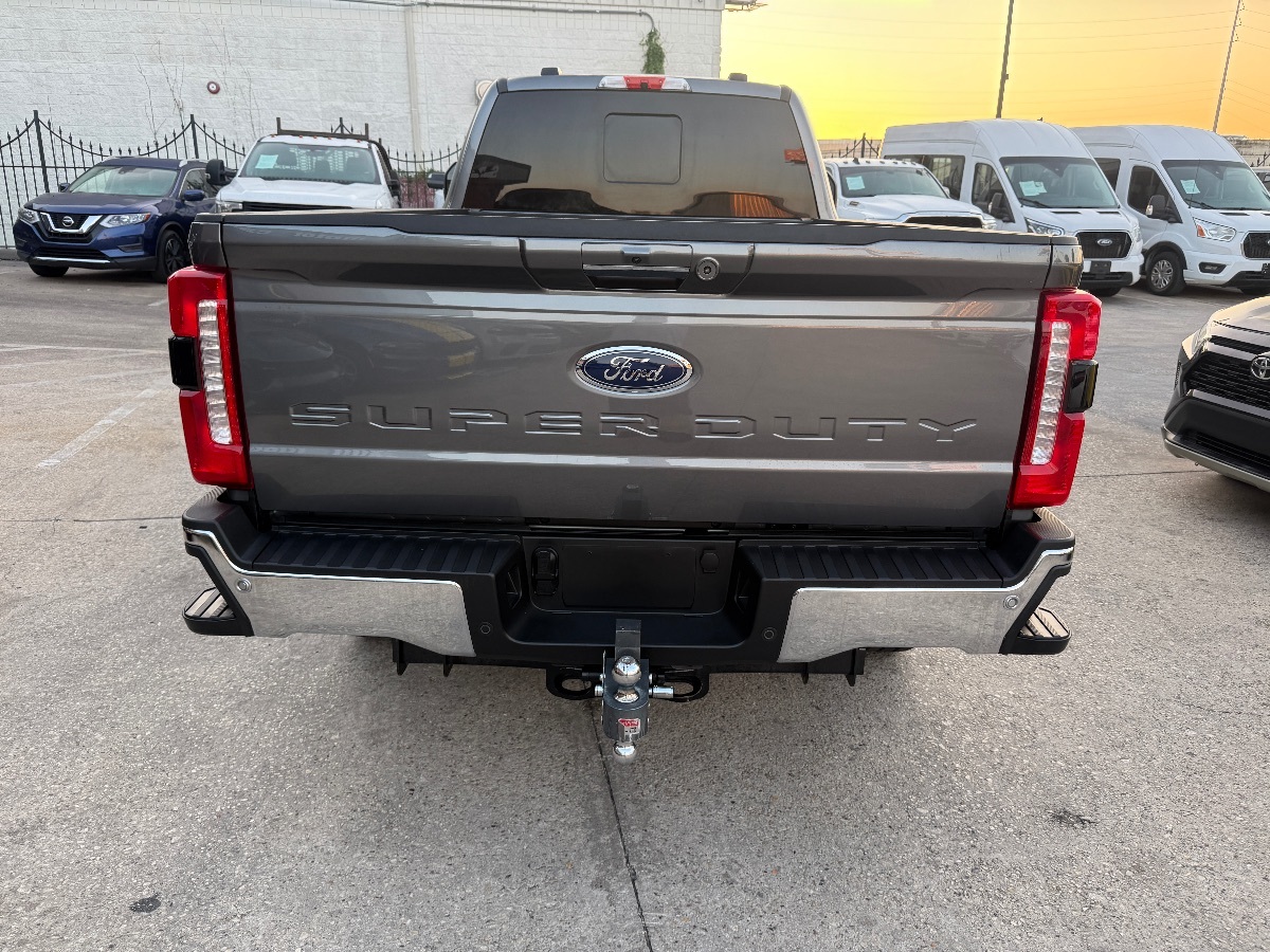 2024 Ford F-350 Lariat photo 5