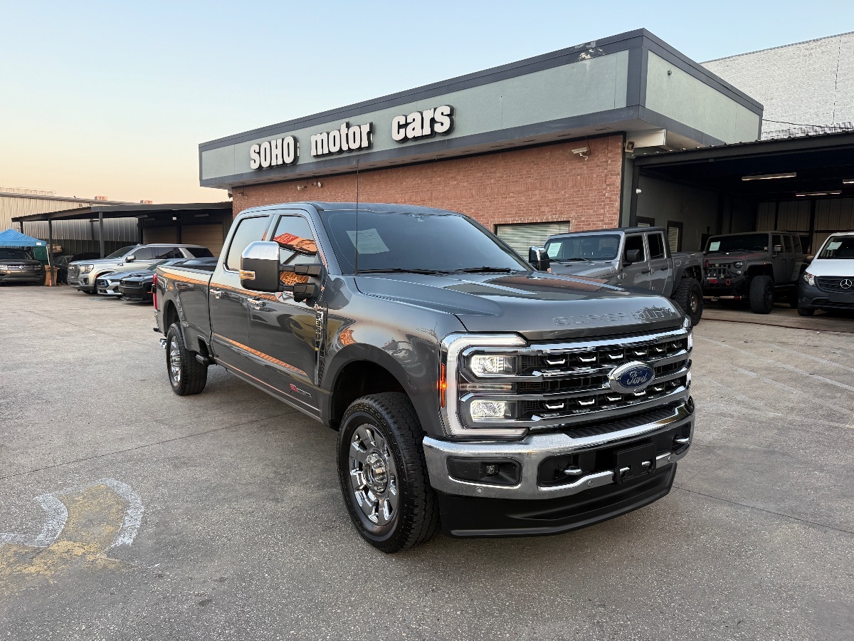 2024 Ford F-350 Lariat photo 2
