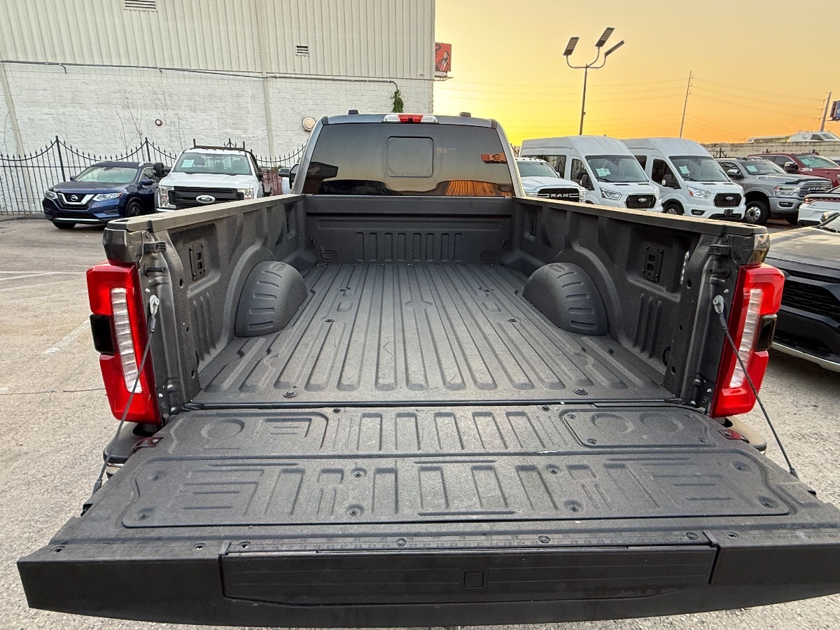 2024 Ford F-350 Lariat photo 6