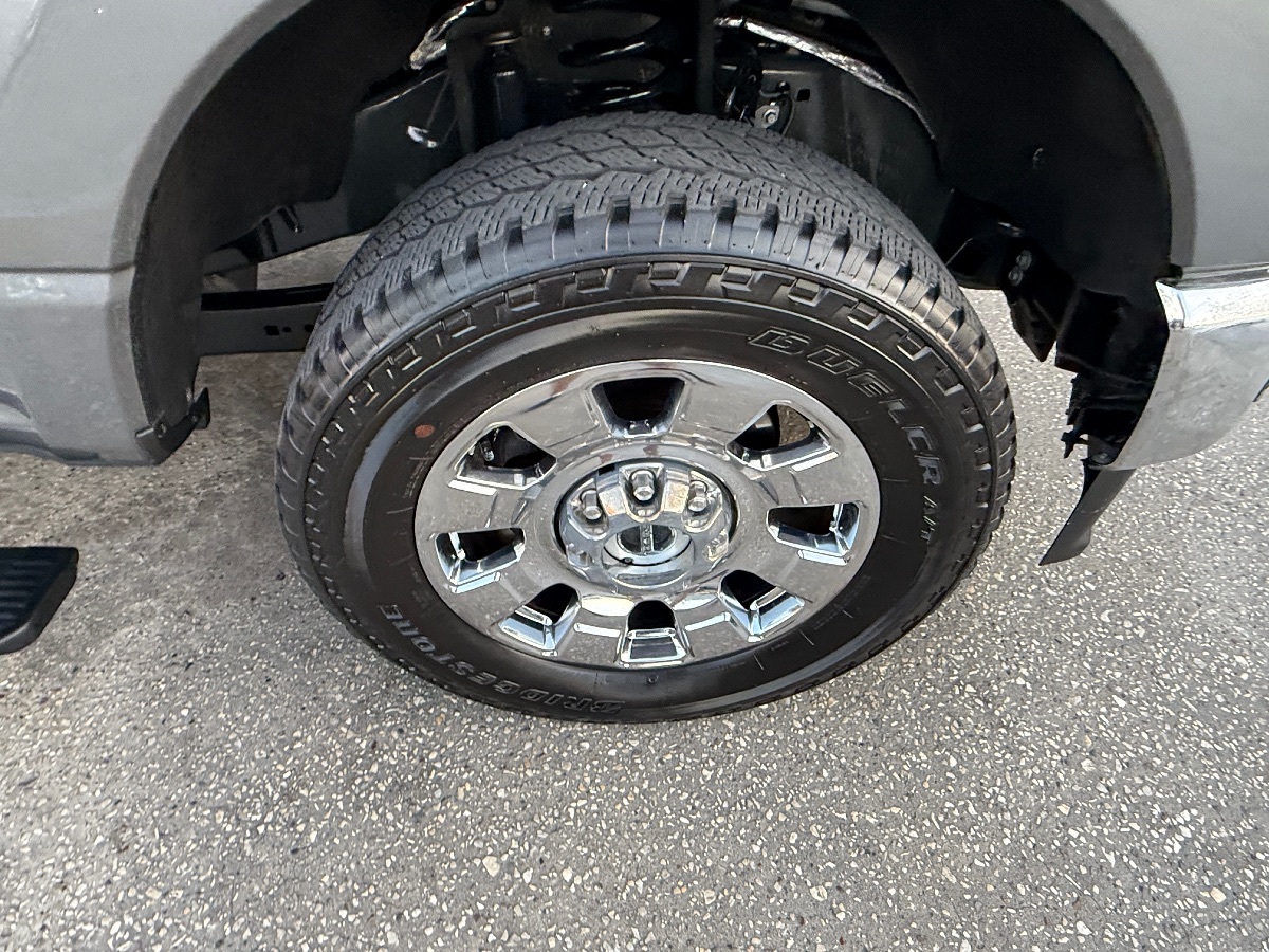2024 Ford F-350 Lariat photo 17