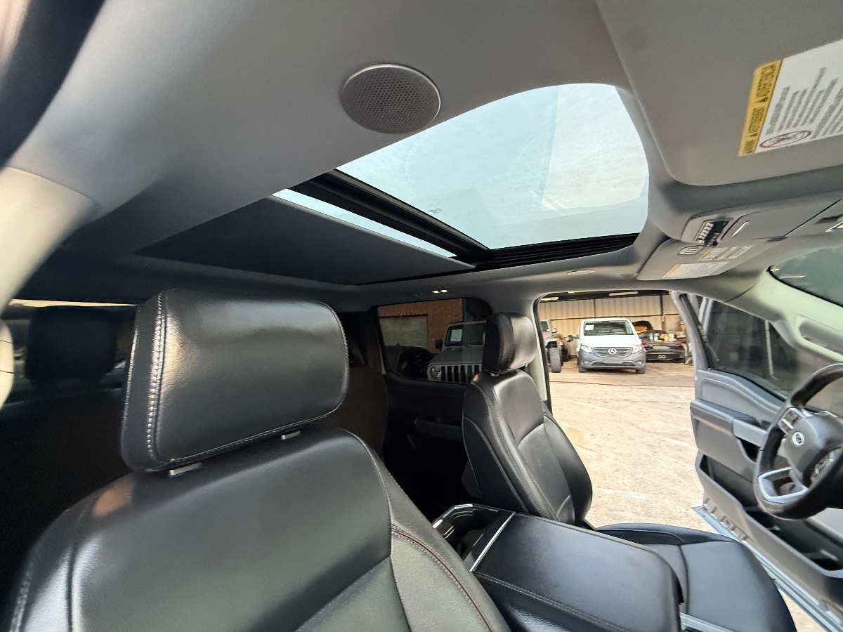 2024 Ford F-350 Lariat photo 19