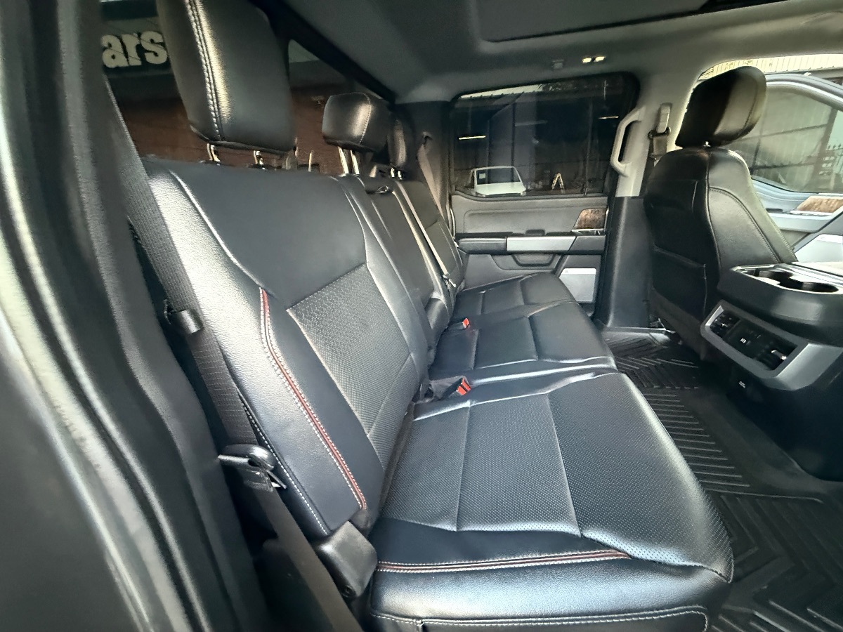 2024 Ford F-350 Lariat photo 24