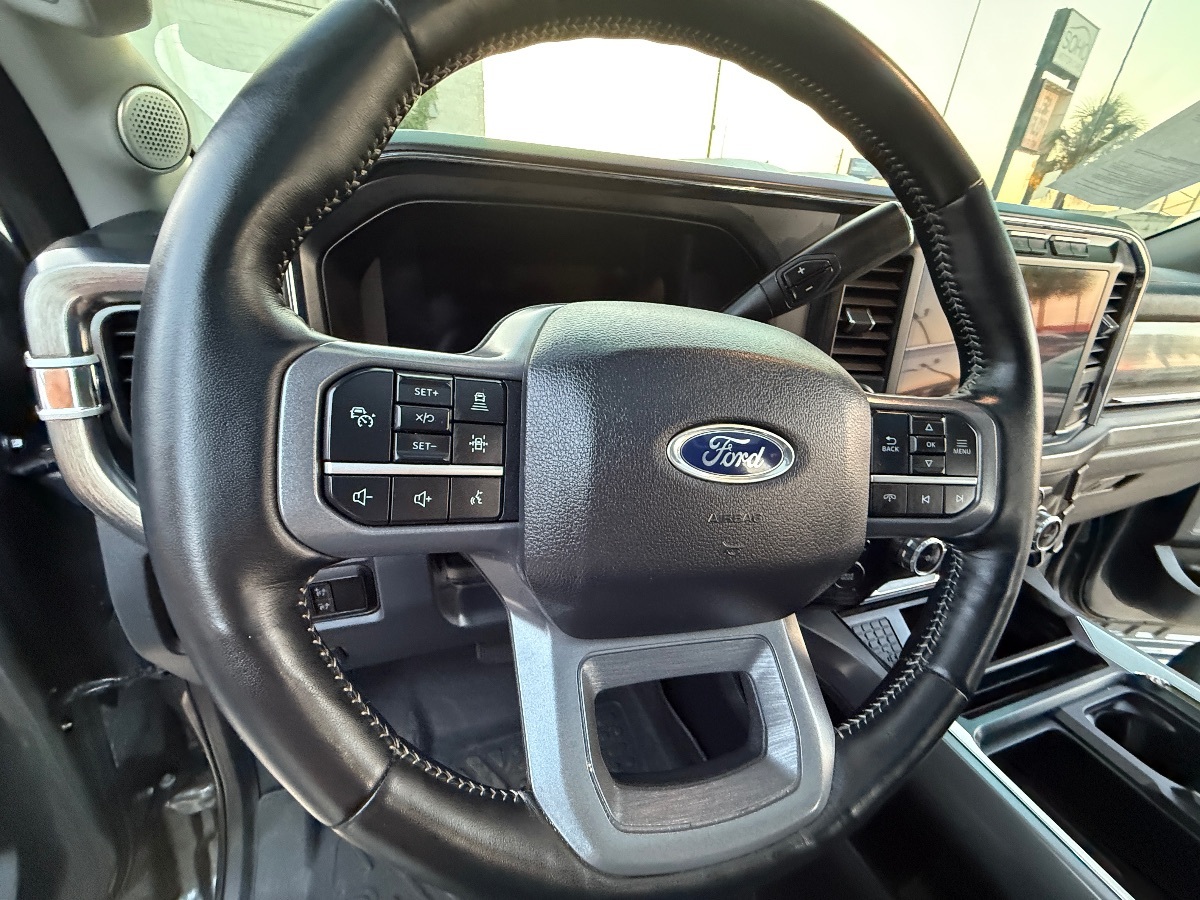 2024 Ford F-350 Lariat photo 30