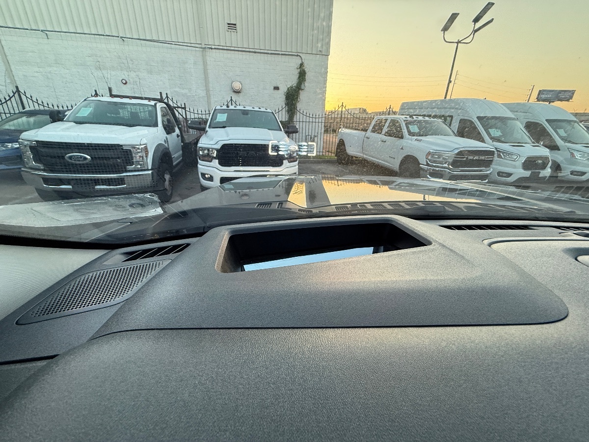 2024 Ford F-350 Lariat photo 34