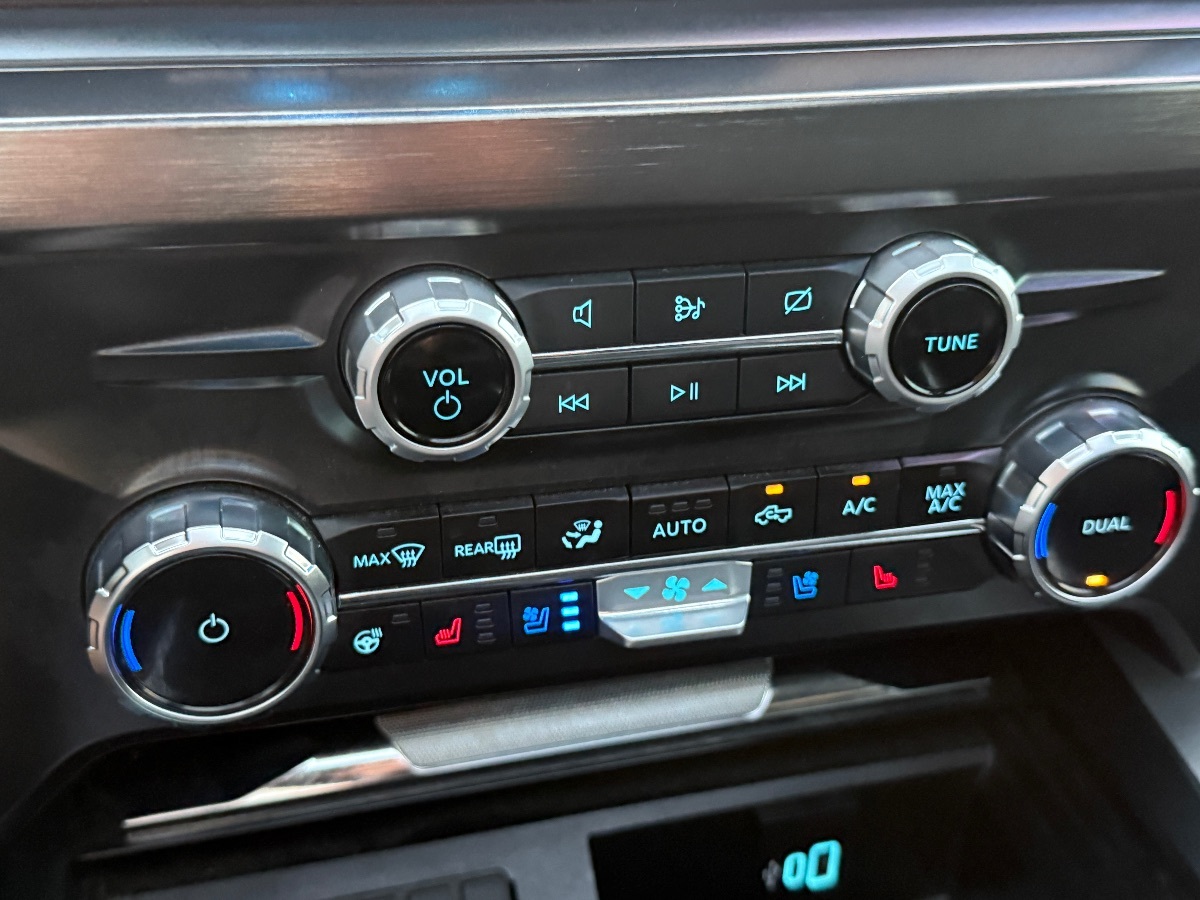 2024 Ford F-350 Lariat photo 41
