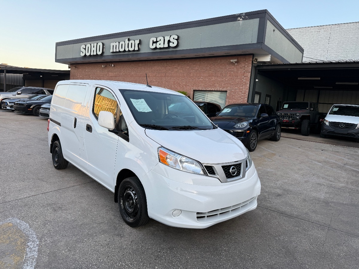 2021 Nissan NV200 SV photo 2