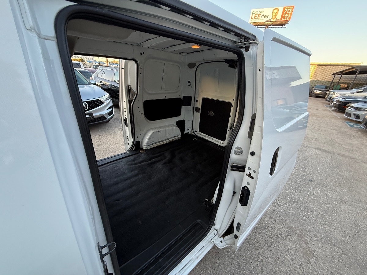 2021 Nissan NV200 SV photo 16