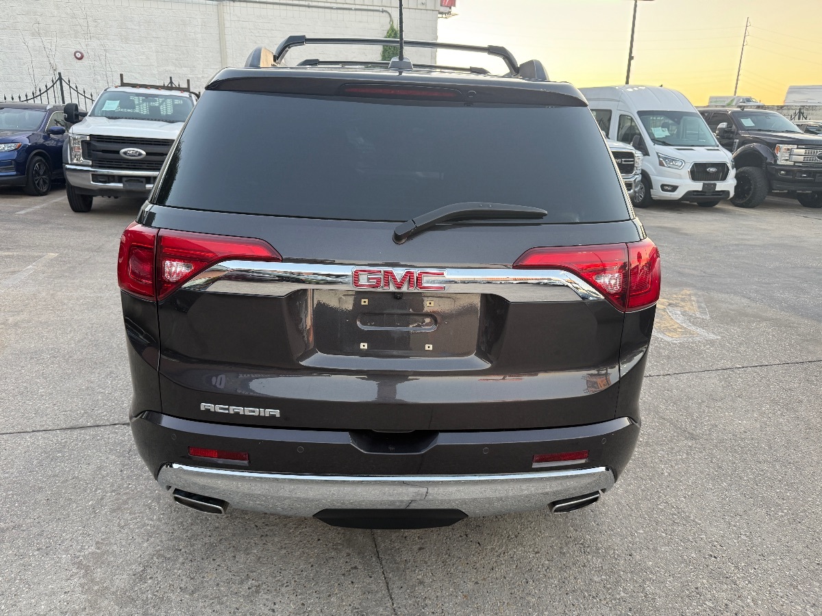 2019 Gmc Acadia Denali photo 2