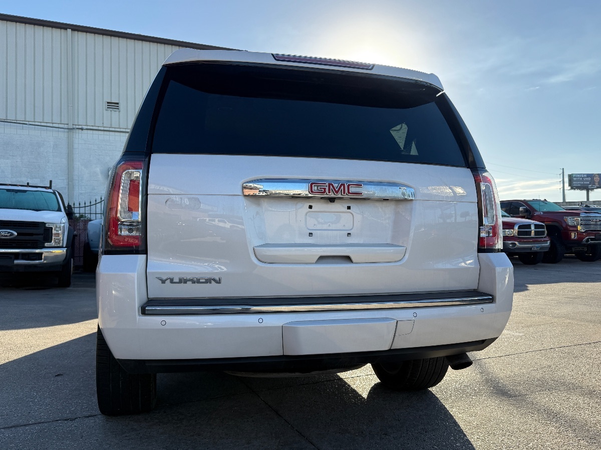 2019 Gmc Yukon Denali photo 2
