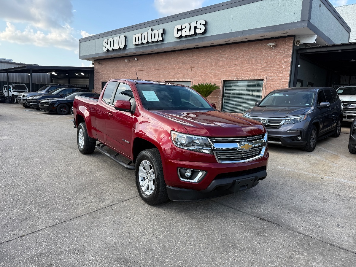 2018 Chevrolet Colorado LT photo 2