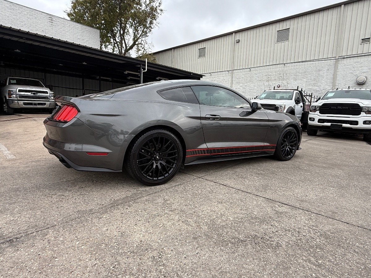 2017 Ford Mustang GT Premium photo 3