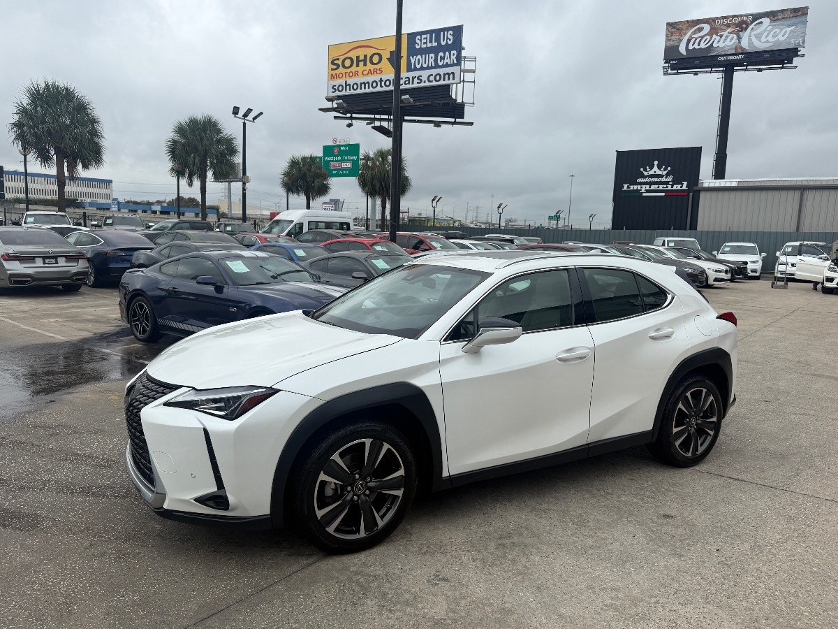 2021 Lexus UX 200 photo 4