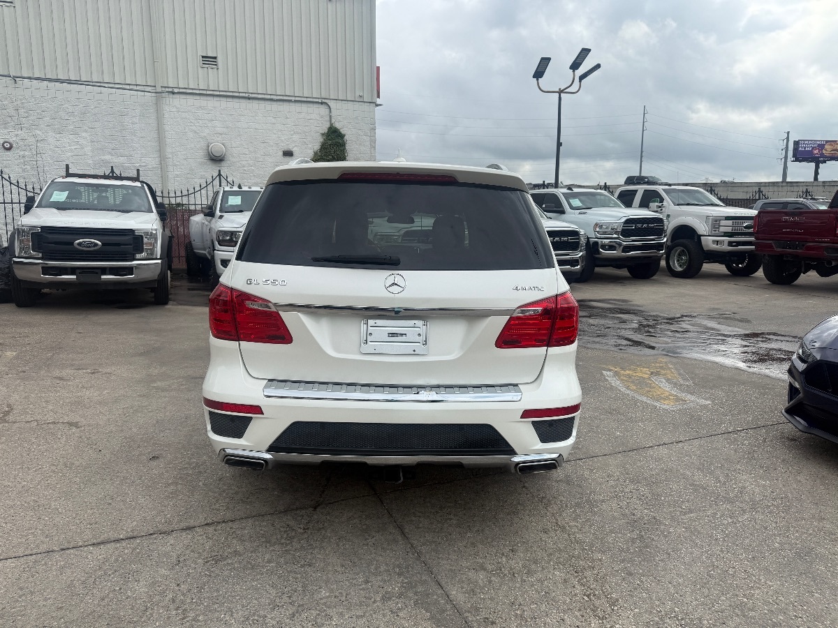 2014 Mercedes Benz GL 550 photo 2