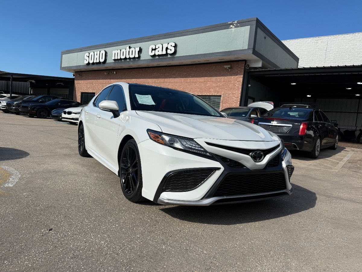 2022 Toyota Camry XSE photo 2