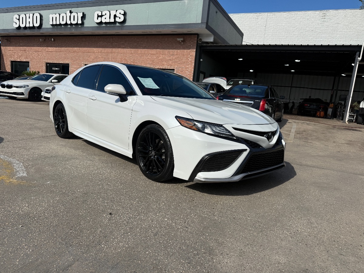 2022 Toyota Camry XSE photo 3