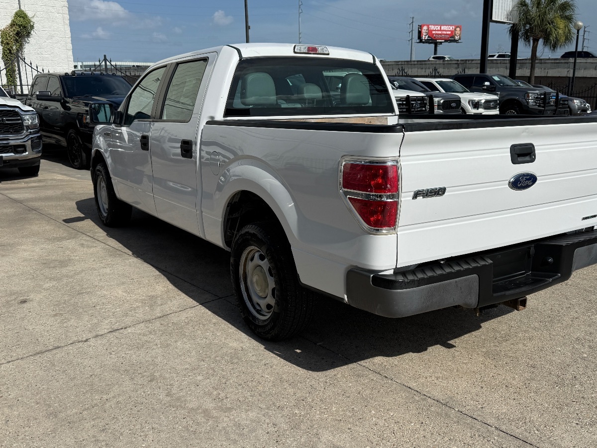 View vehicle photo 7