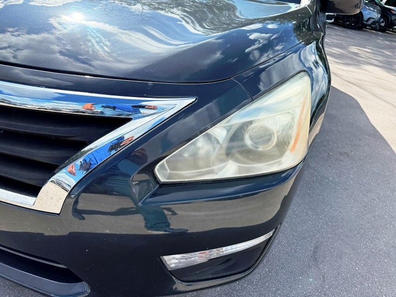 2014 Nissan Altima 2.5 SV photo 11