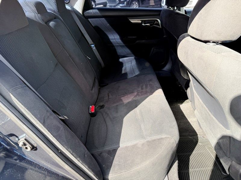 2014 Nissan Altima 2.5 SV photo 15