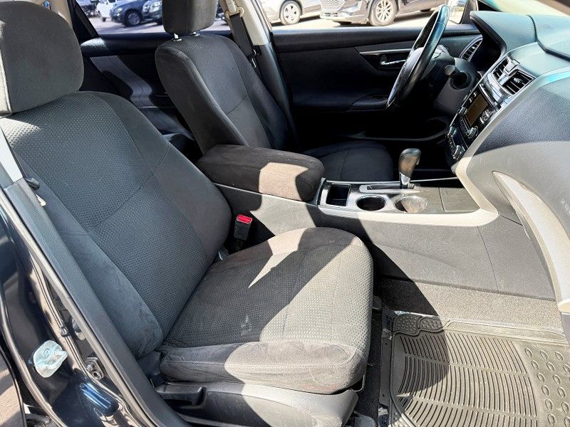 2014 Nissan Altima 2.5 SV photo 16