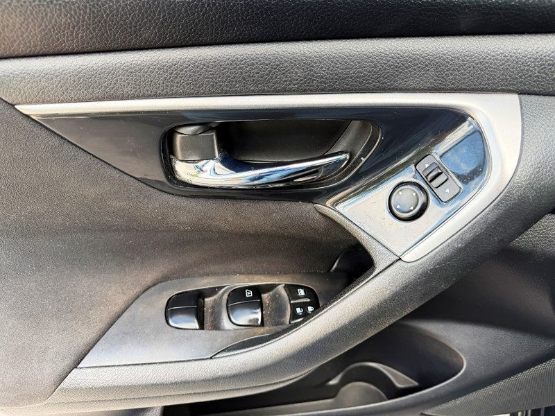 2014 Nissan Altima 2.5 SV photo 26