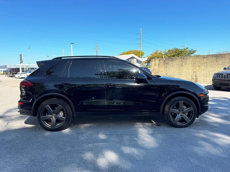 2018 Porsche Cayenne S photo 4