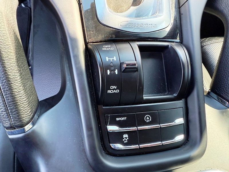 2018 Porsche Cayenne S - Photo 25