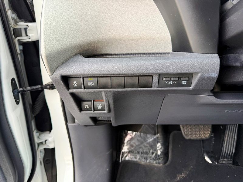 2021 Toyota Sienna XLE photo 29