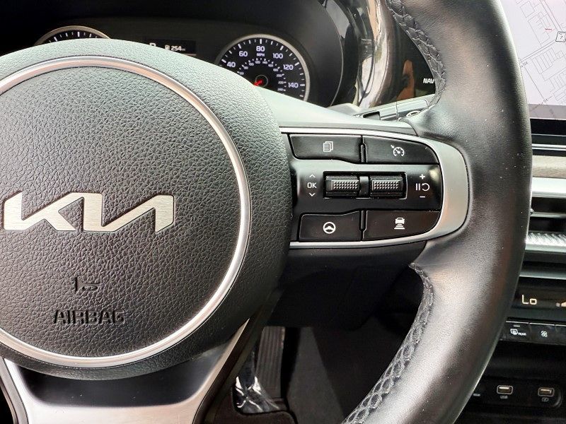 2022 Kia K5 EX - Photo 29