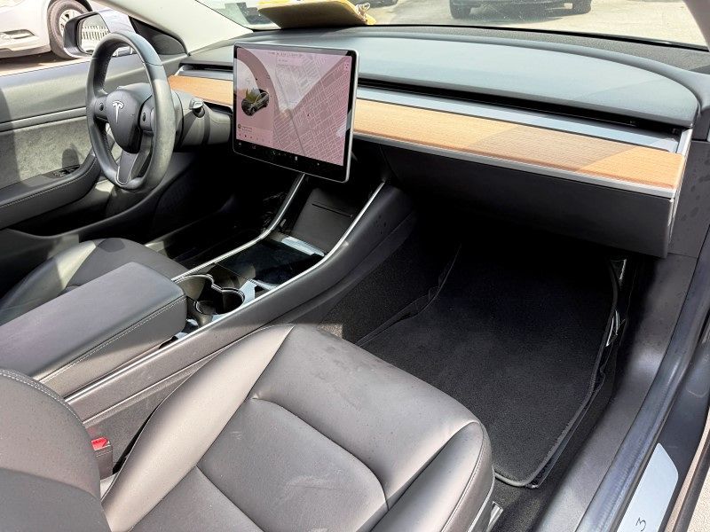 2018 Tesla Model 3 Mid Range photo 18