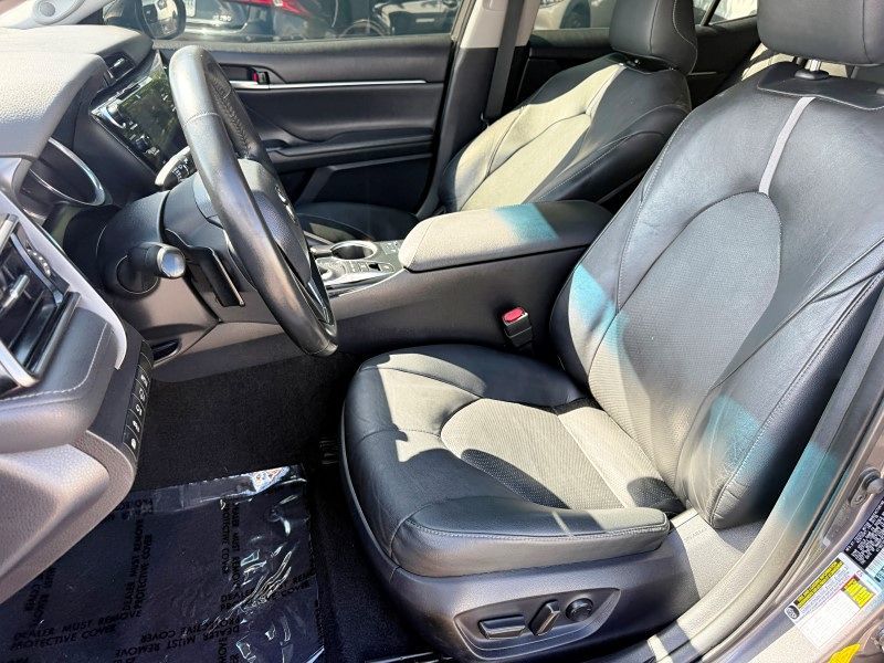 2019 Toyota Camry XSE - Photo 13