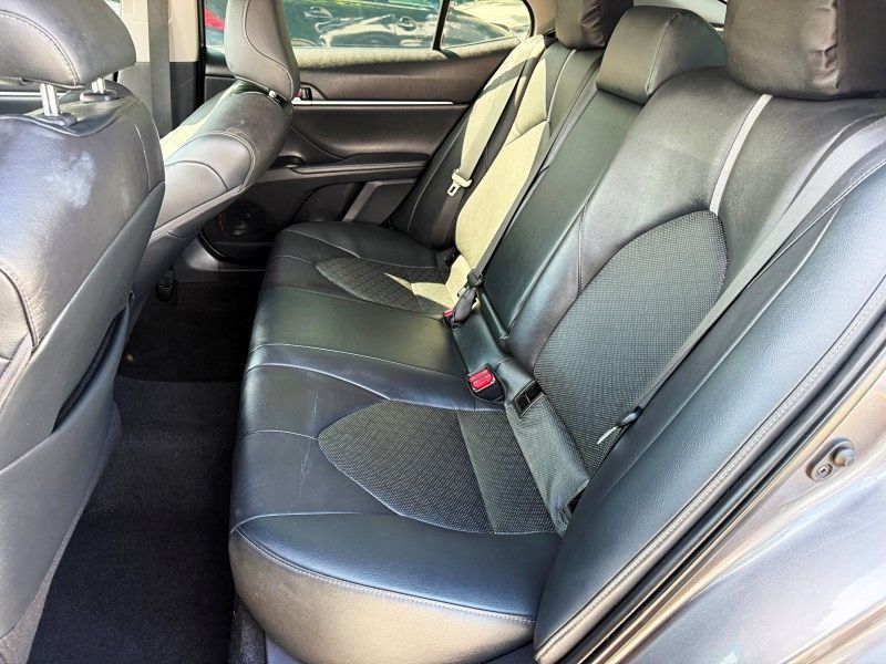 2019 Toyota Camry XSE - Photo 14