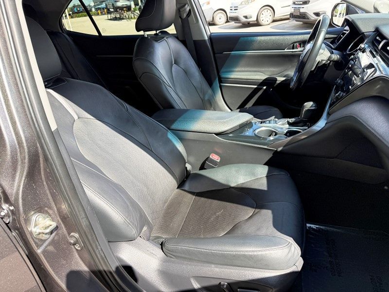2019 Toyota Camry XSE - Photo 16