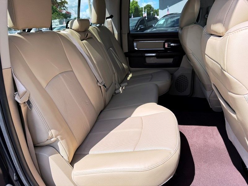 2018 Ram 1500 Laramie photo 12