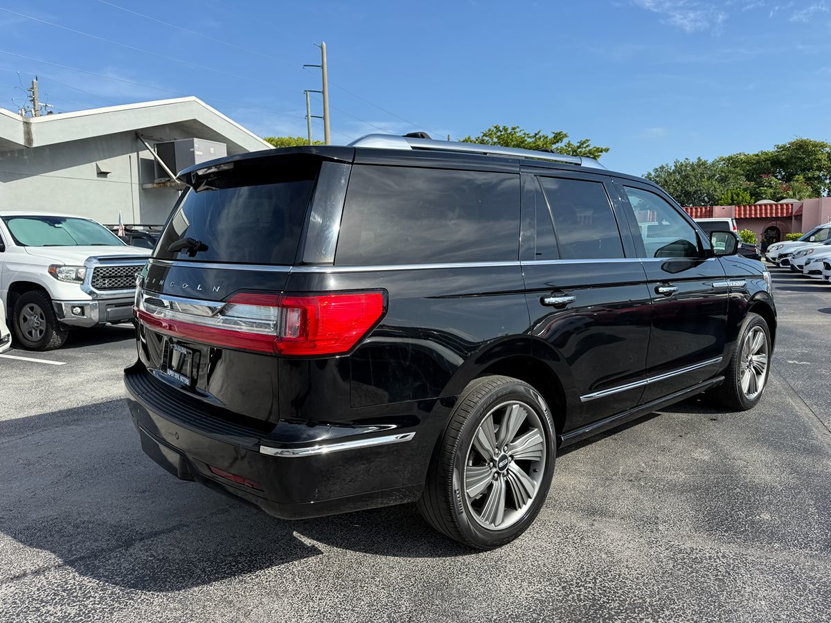 2018 Lincoln Navigator Select photo 5
