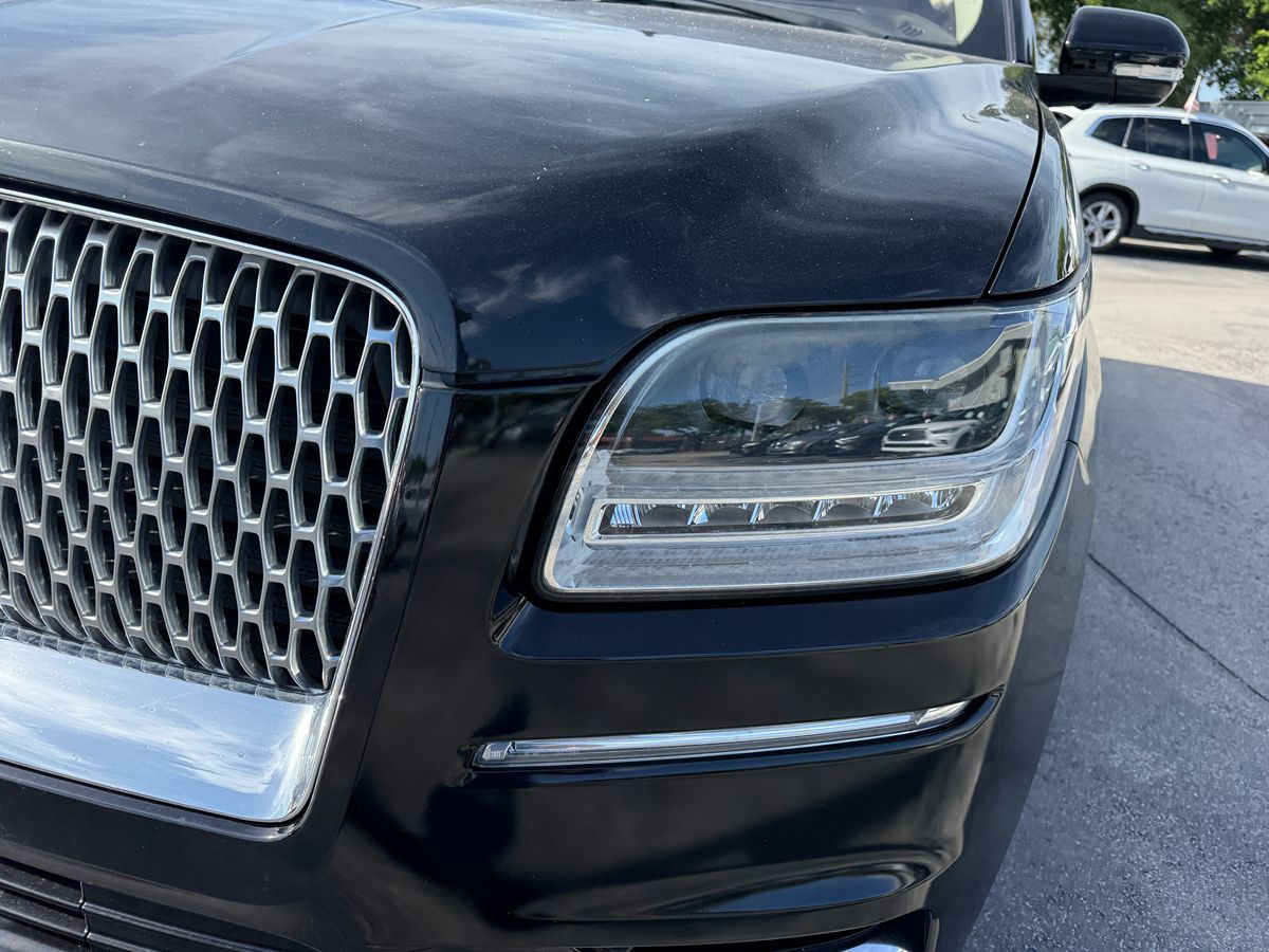 2018 Lincoln Navigator Select photo 11