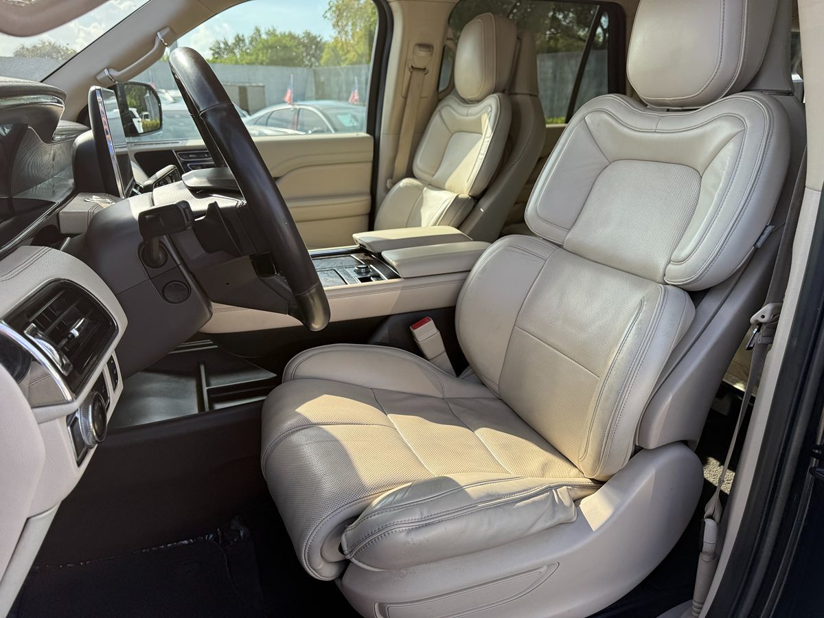2018 Lincoln Navigator Select photo 13